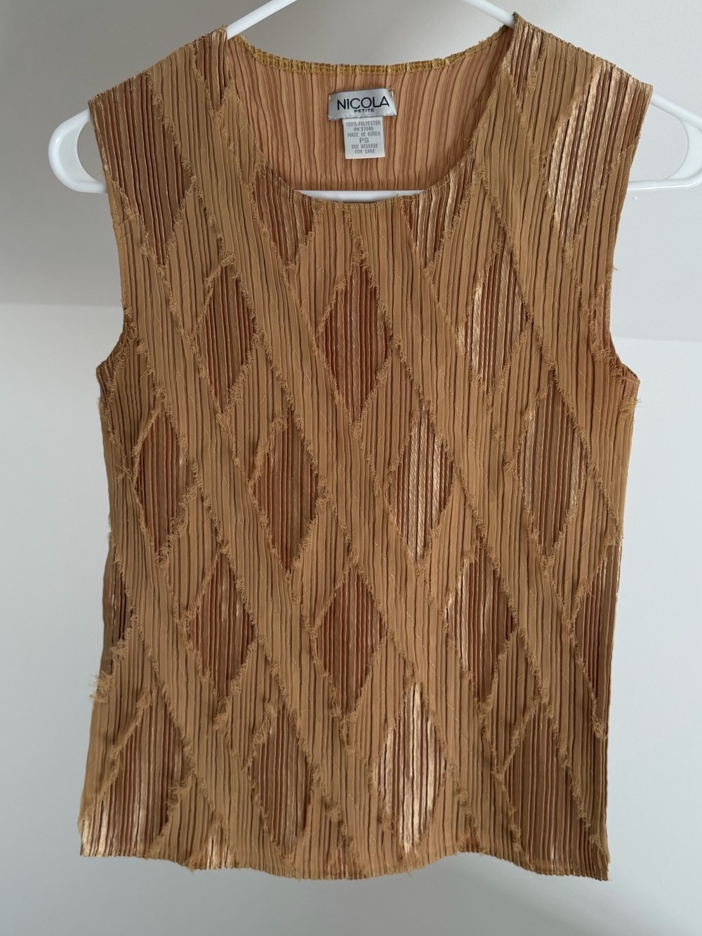 Nicola Sleeveless Diamond-Texture Tank Top in Camel Size PS
